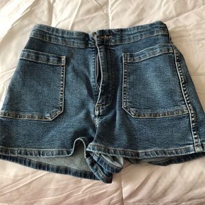 NWOT Wilfred free from aritzia shorts